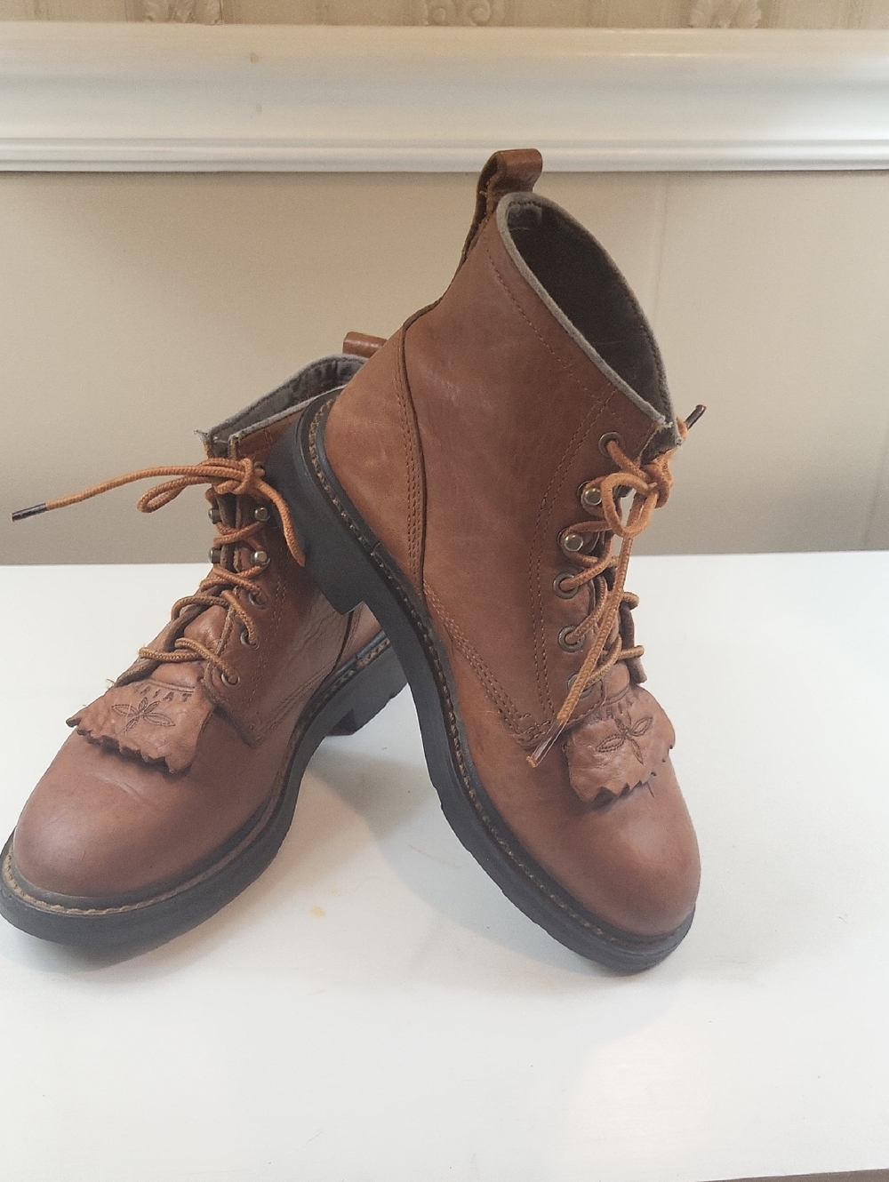 Vintage ARIAT KILTIE FRINGE Brown Leather Lace-Up Work Boots, SIZE 6